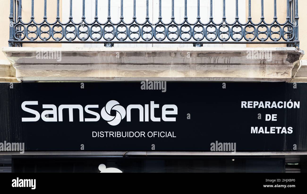 VALENCIA, ESPAÑA - DE ENERO de 2022: Samsonite un fabricante y minorista de equipaje estadounidense de stock - Alamy