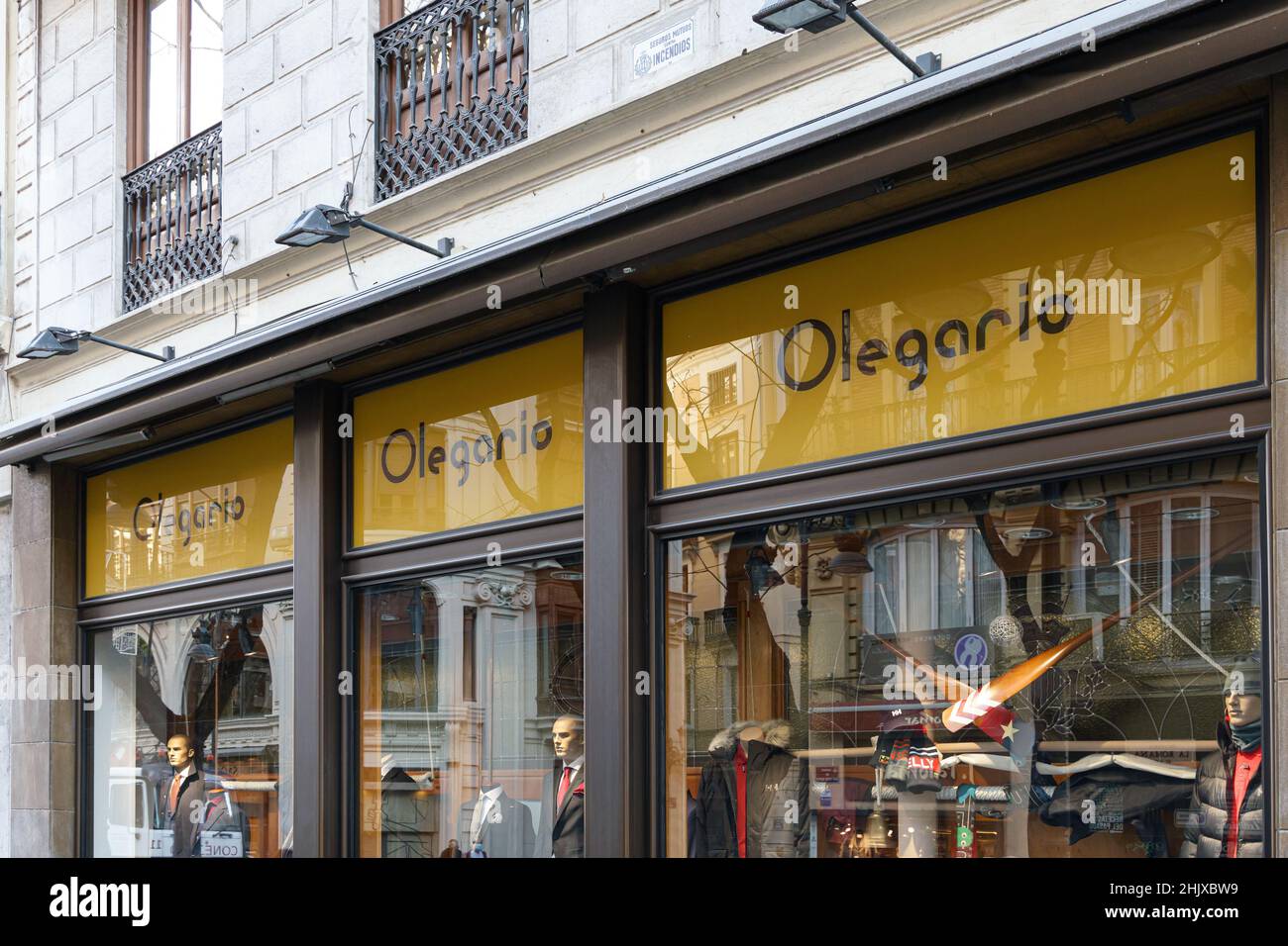 ESPAÑA - 10 DE ENERO de 2022: Olegario es una tienda de ropa Fotografía stock - Alamy