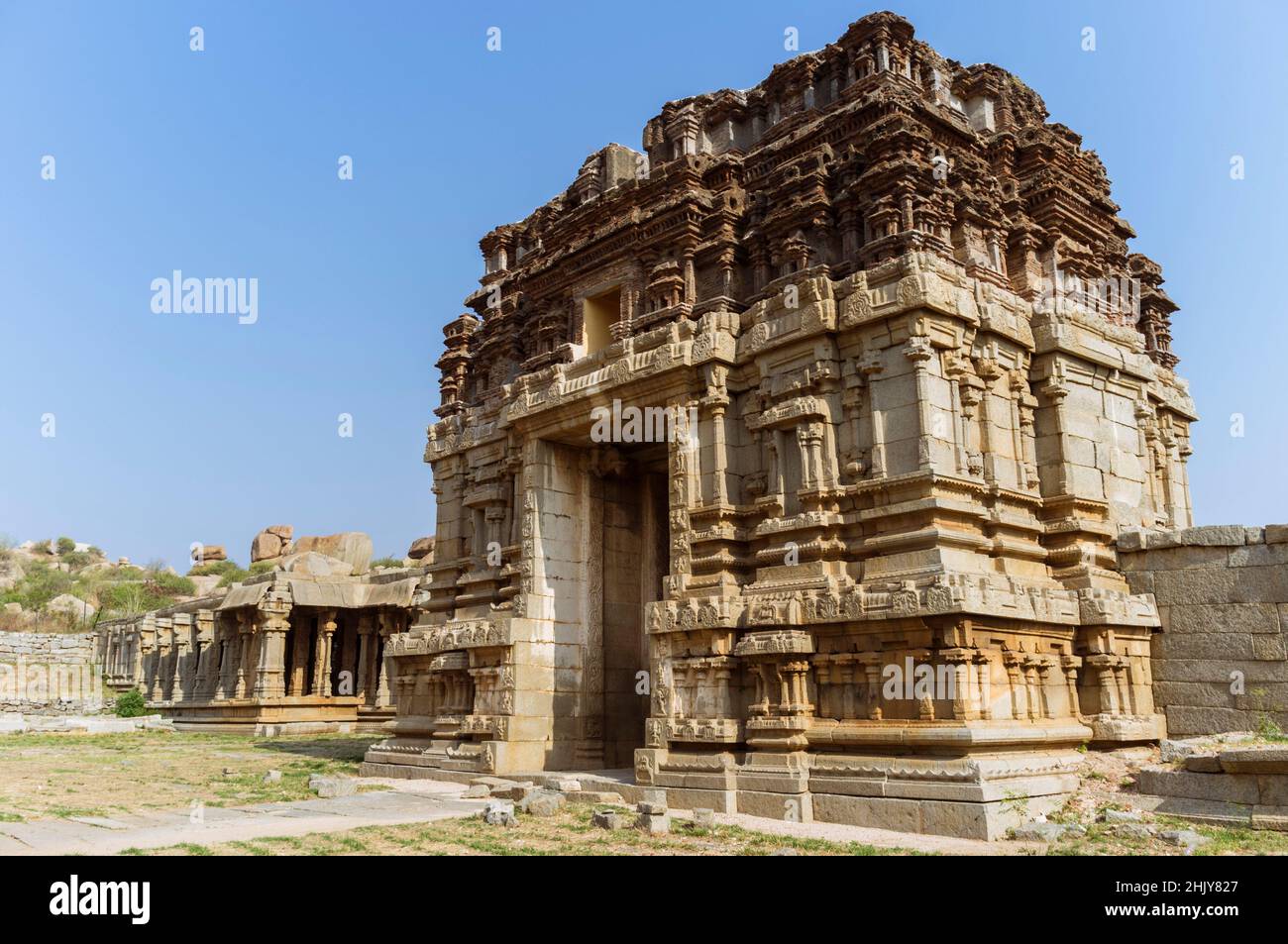 Hampi, Karnataka, India: Templo Achyutaraya del siglo 16th en las antiguas ruinas de Vijayanagar. Foto de stock
