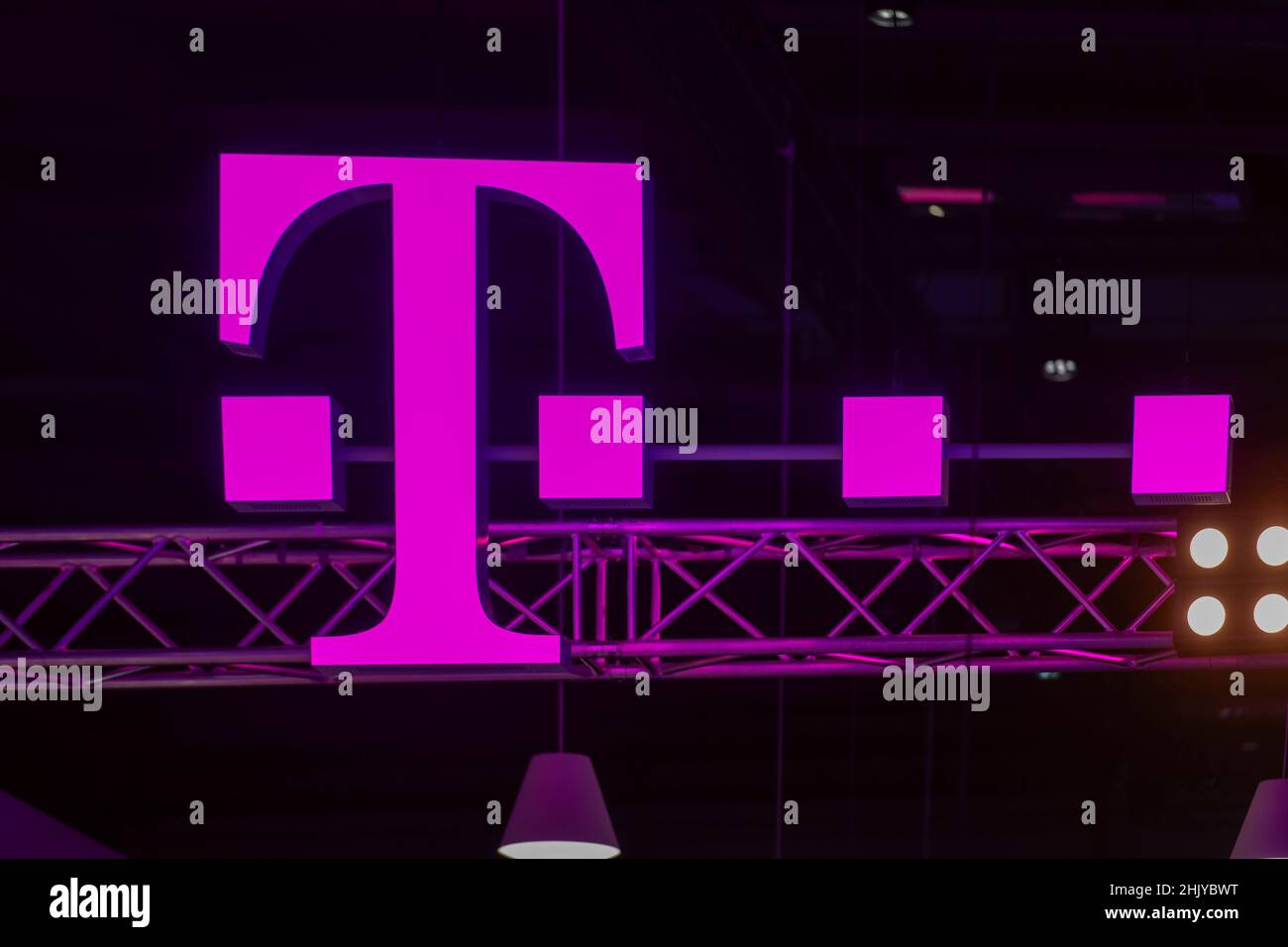 T El logotipo de Deutsche Telekom, Internationale Funkaustellung, Berlín 2019, Deutschland Foto de stock