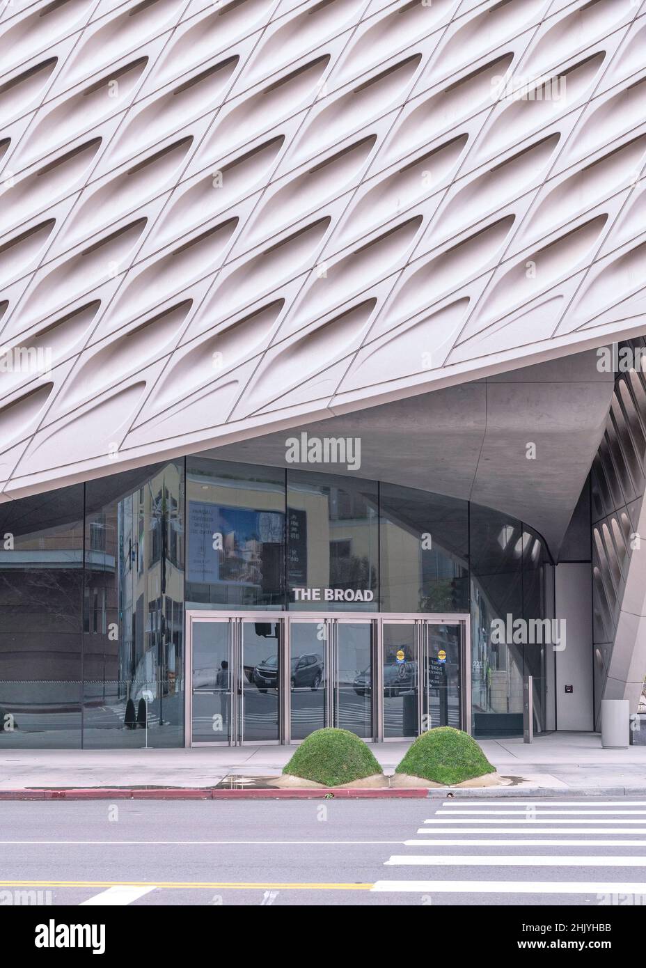 Los Angeles, CA, USA - 31 de enero de 2022 - Exterior del Broad Museum en el centro de Los Angeles, CA. Foto de stock