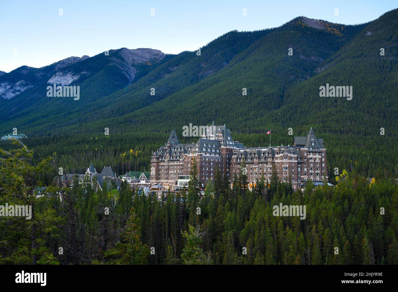 Fairmont Banff Springs Hotel en Rocky Mounatins, Canadá Foto de stock