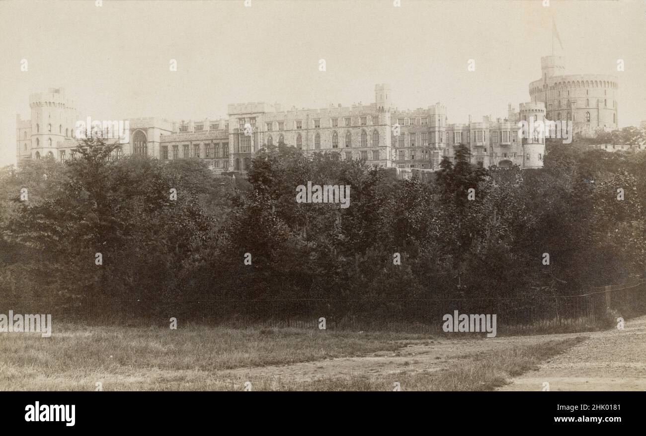 Fotografía antigua de alrededor de 1890 del Castillo de Windsor en el Condado de Berkshire, Inglaterra. FUENTE: FOTOGRAFÍA ORIGINAL EN ALBUMEN Foto de stock