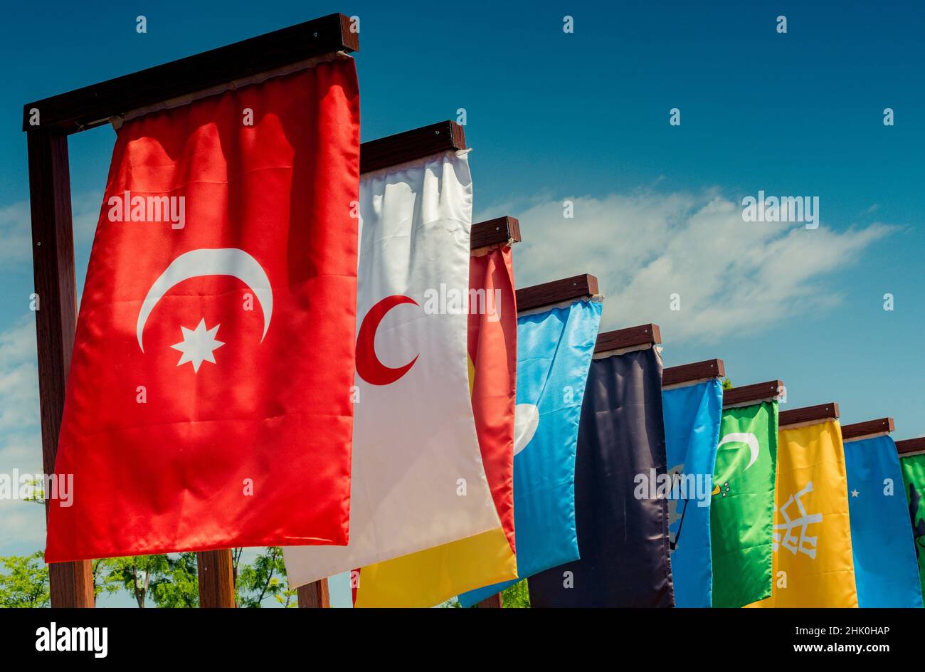 Banderas de 16 grandes imperios turcos en la historia. Foto de stock