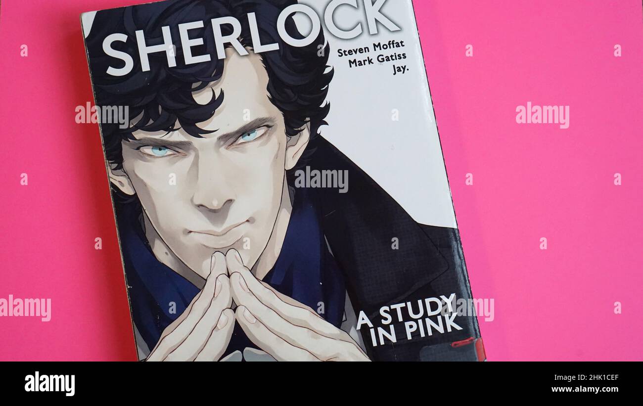 Sherlock, un estudio en rosa, una novela gráfica de Steven Moffatt y Mark Gatiss Jay. Foto de stock