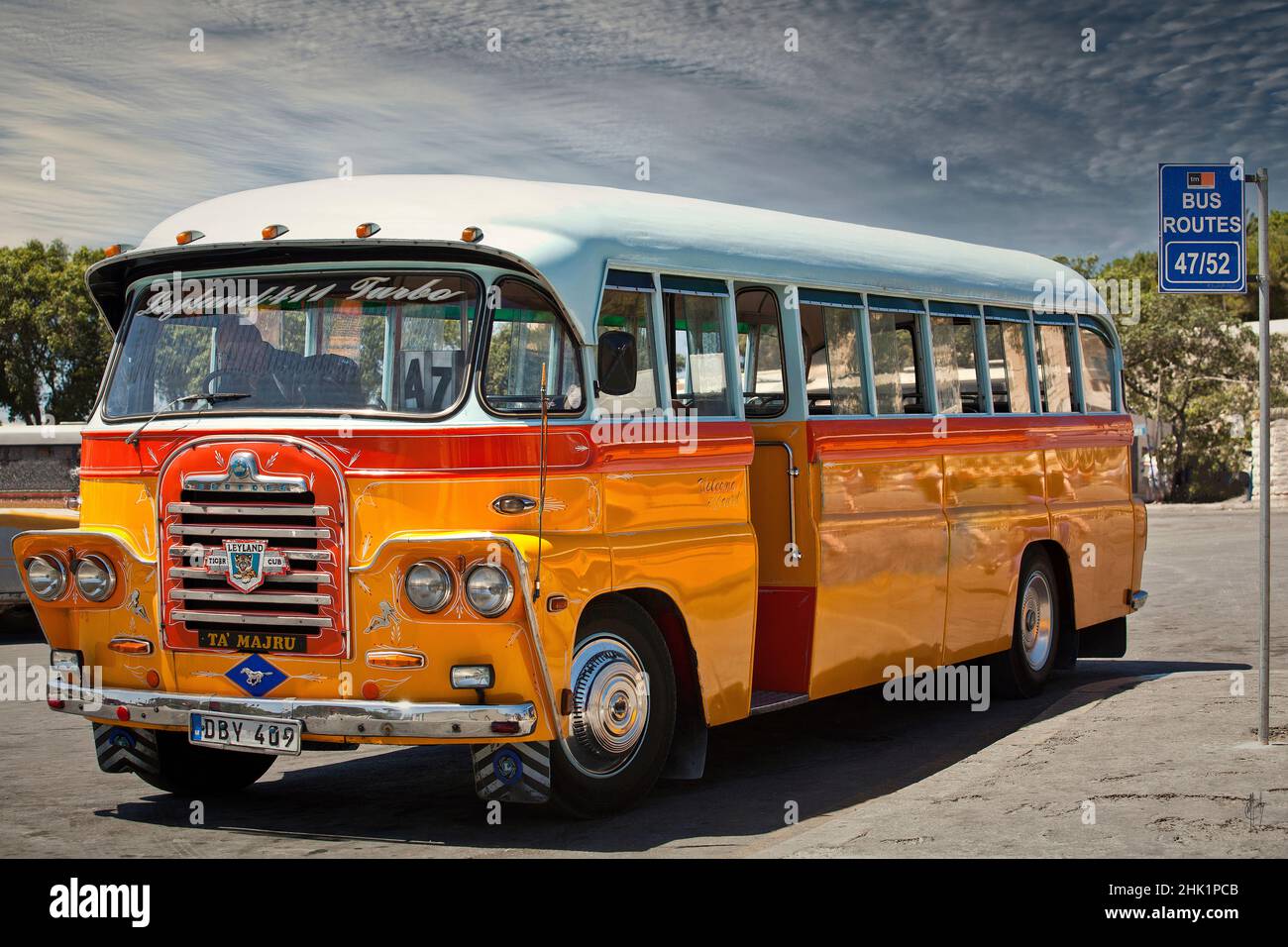 El antiguo autobús tradicional de Malta Foto de stock