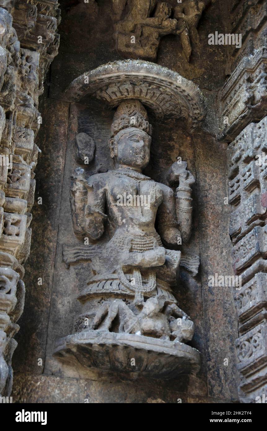 Los ídolos tallados en el Bhagol Vadodara también conocido como la puerta occidental, ubicada en Dabhoi, Gujarat, India Foto de stock