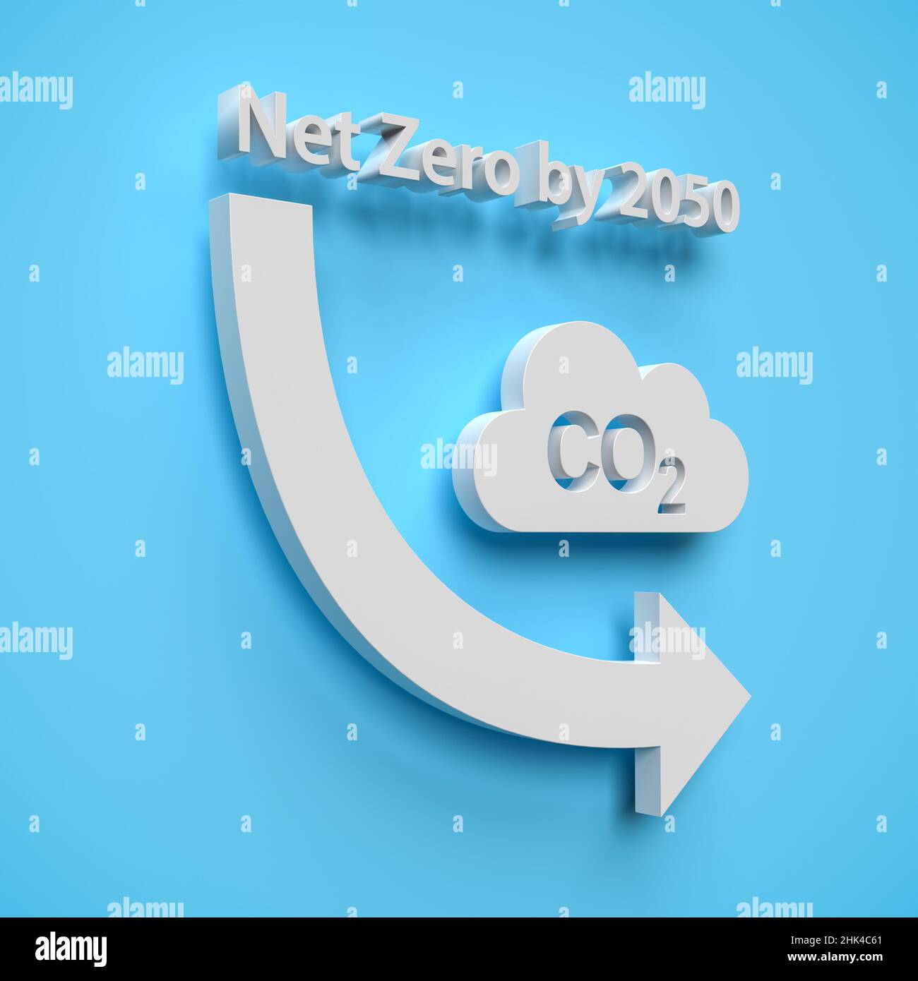 CO2 CONCEPTO DE REDUCCIÓN. Un objeto en forma de nube con la palabra CO2 perforada delante de un fondo azul. Una flecha curva que apunta hacia abajo y el texto 'N Foto de stock