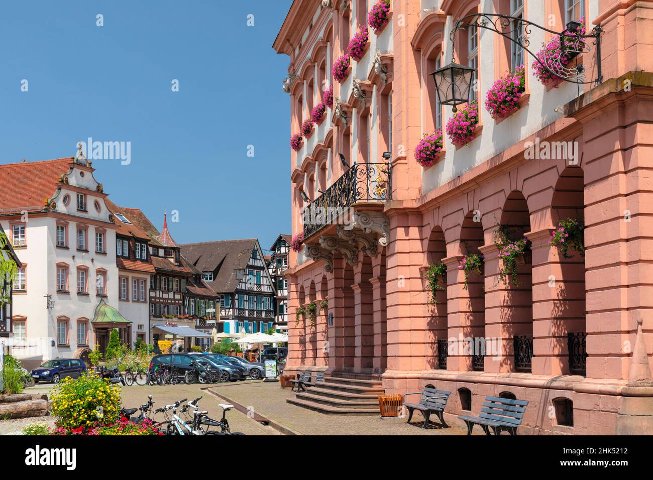 Ayuntamiento en Market Place, Gengenbach, Kinzigtal Valley, Selva Negra, Baden-Wurttemberg, Alemania, Europa Foto de stock