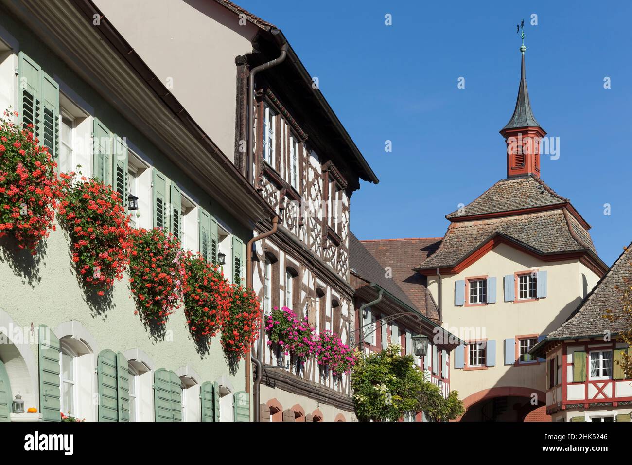 Town Gate, Burkheim am Kaiserstuhl, Breisgau, Southern Black Forest, Baden-Wurttemberg, Alemania, Europa Foto de stock