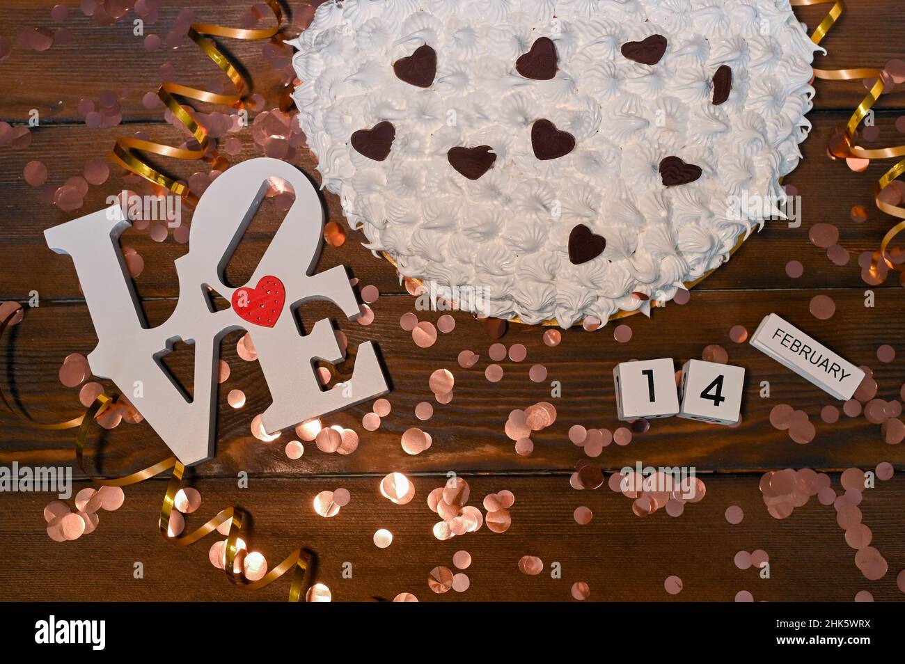 Día de San Valentín pastel. La palabra amor. Primer plano. Foto de stock