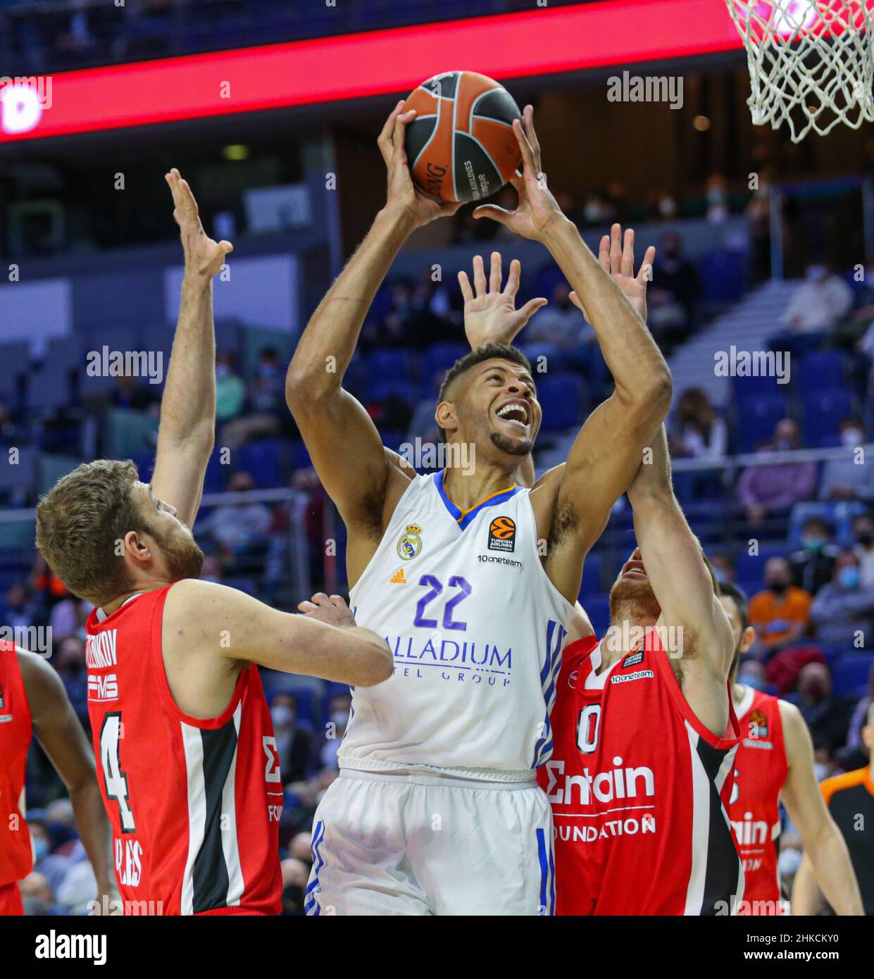 Centro de asistentes. 2nd Feb, 2022. Madrid; España; Turkish Airlines Euroliga  Baloncesto; Real Madrid versus Olympiacos Piraeus; Edy Walter Tavares  (Madrid) Crédito: Action Plus Sports/Alamy Live News Fotografía de stock -  Alamy