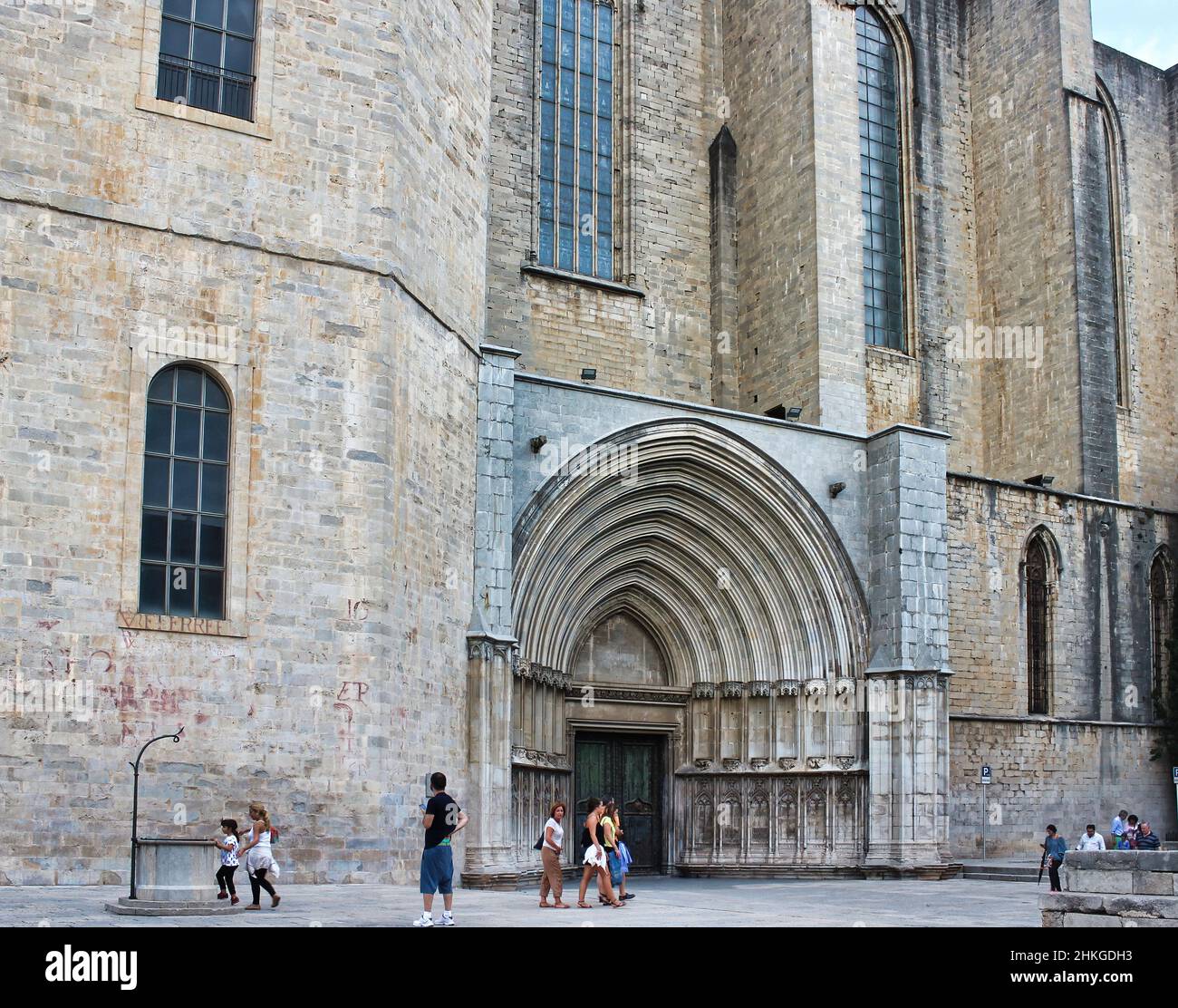 Algunos detalles de la hermosa catedral Catalana-Gótica, de Girona, España, Costa Brava Foto de stock