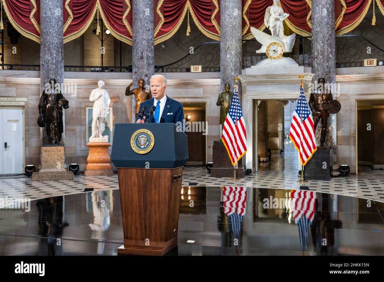 El presidente Joe Biden hace declaraciones sobre la insurrección del 6th de enero en el Capitolio de los Estados Unidos. Foto de stock