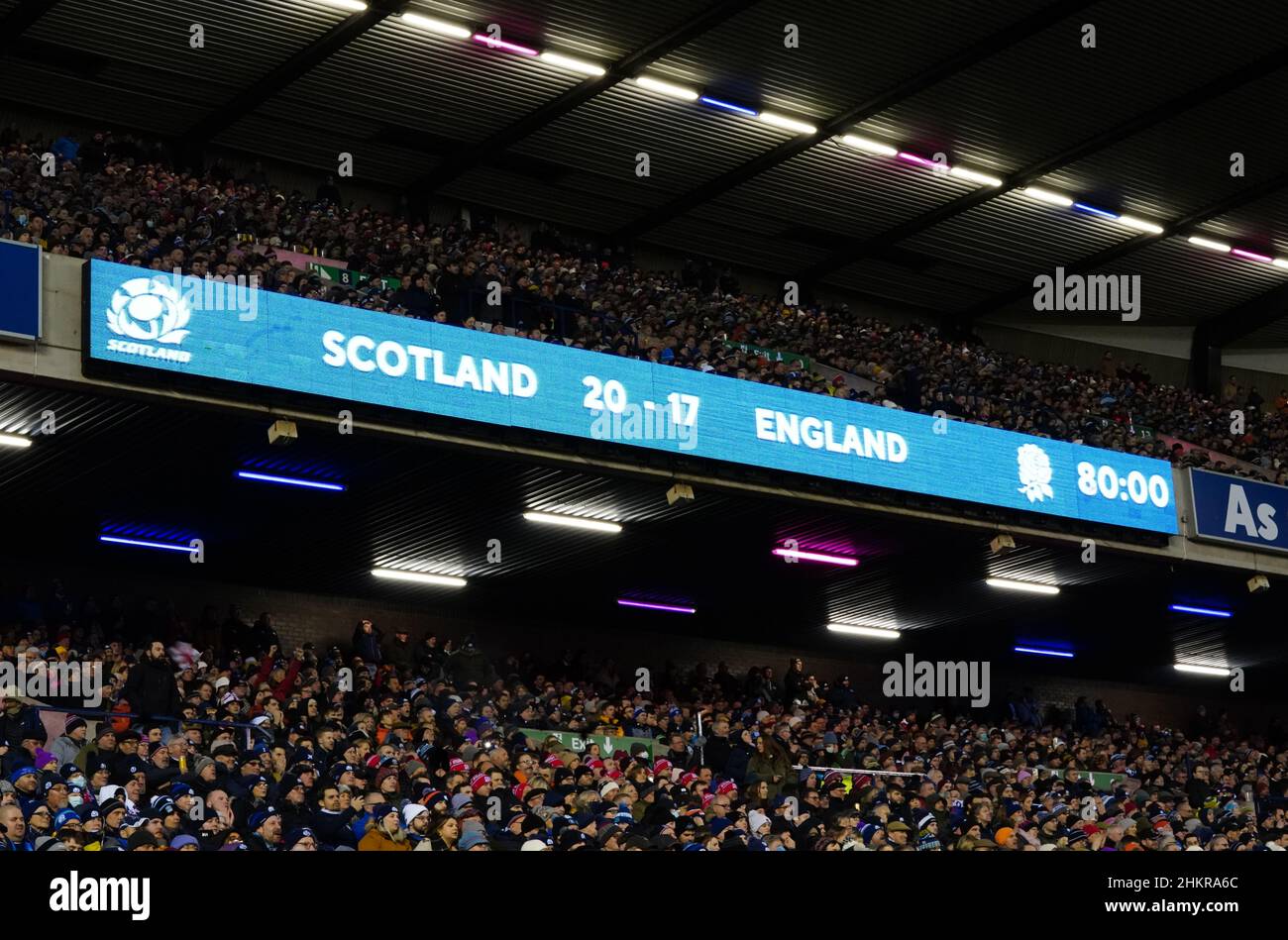 Una vista del marcador durante el partido de Seis Naciones en BT  Murrayfield, Edimburgo. Fecha de la foto: Sábado 5 de febrero de 2022  Fotografía de stock - Alamy