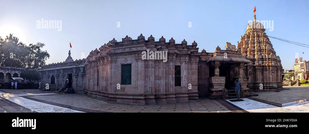 Vista panorámica de Basaveshwara Devalaya en Bagewadi: Bagewadi, Vijayapura, Karnataka, India-enero de 31,2022 Foto de stock