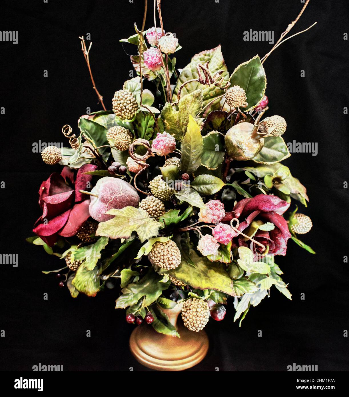 Arreglo de flores artificiales fotografías e imágenes de alta resolución -  Alamy