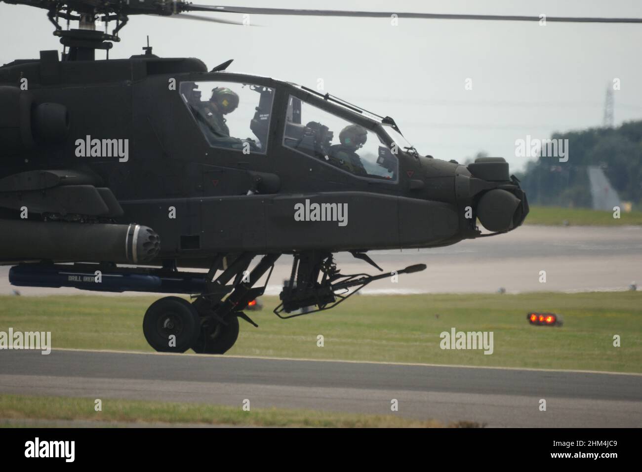 AH-64 helicóptero de apoyo aéreo táctico militar Apache Foto de stock