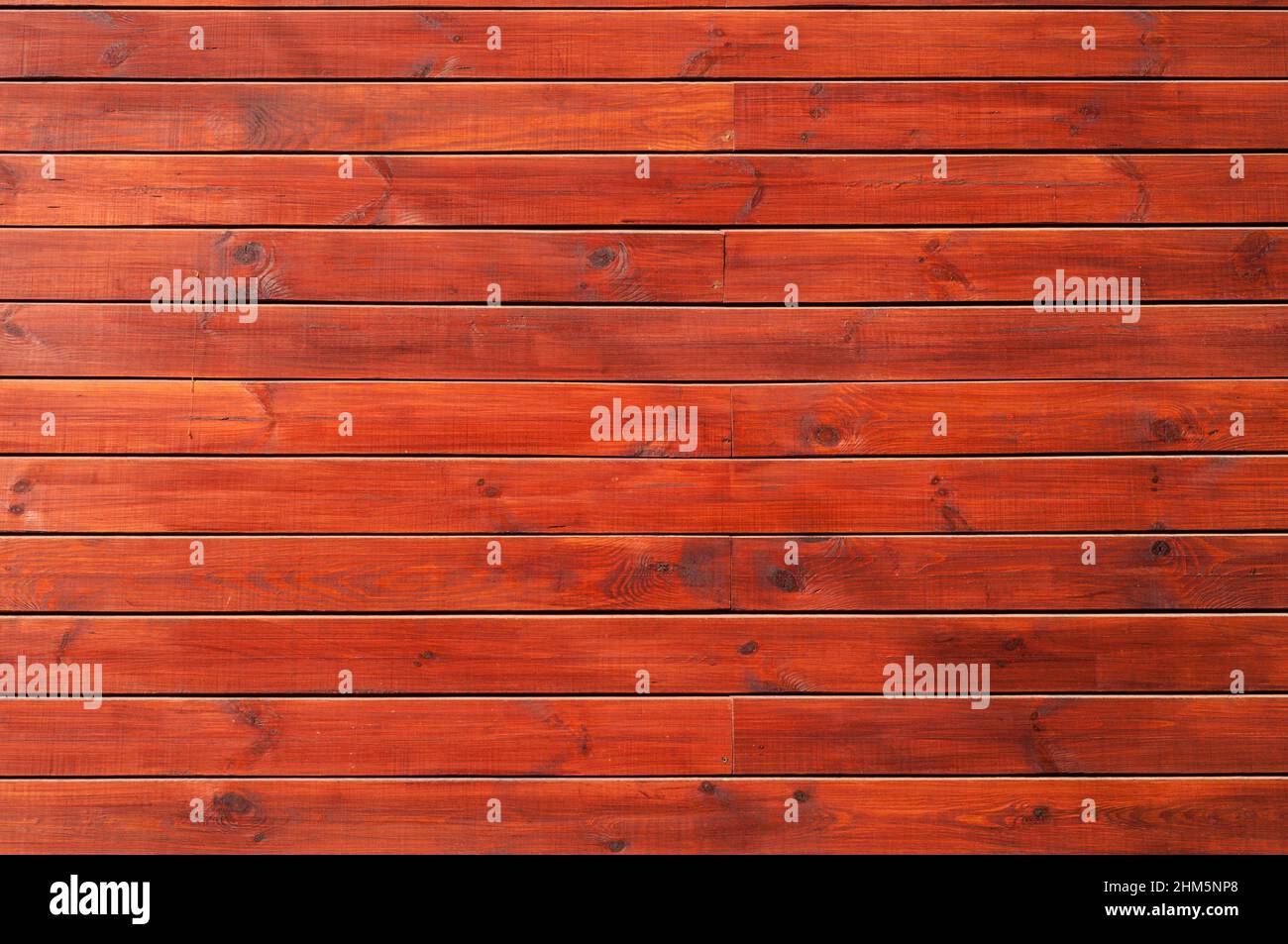 Cómo pintar una pared de madera barnizada? - Pinturas Juliá