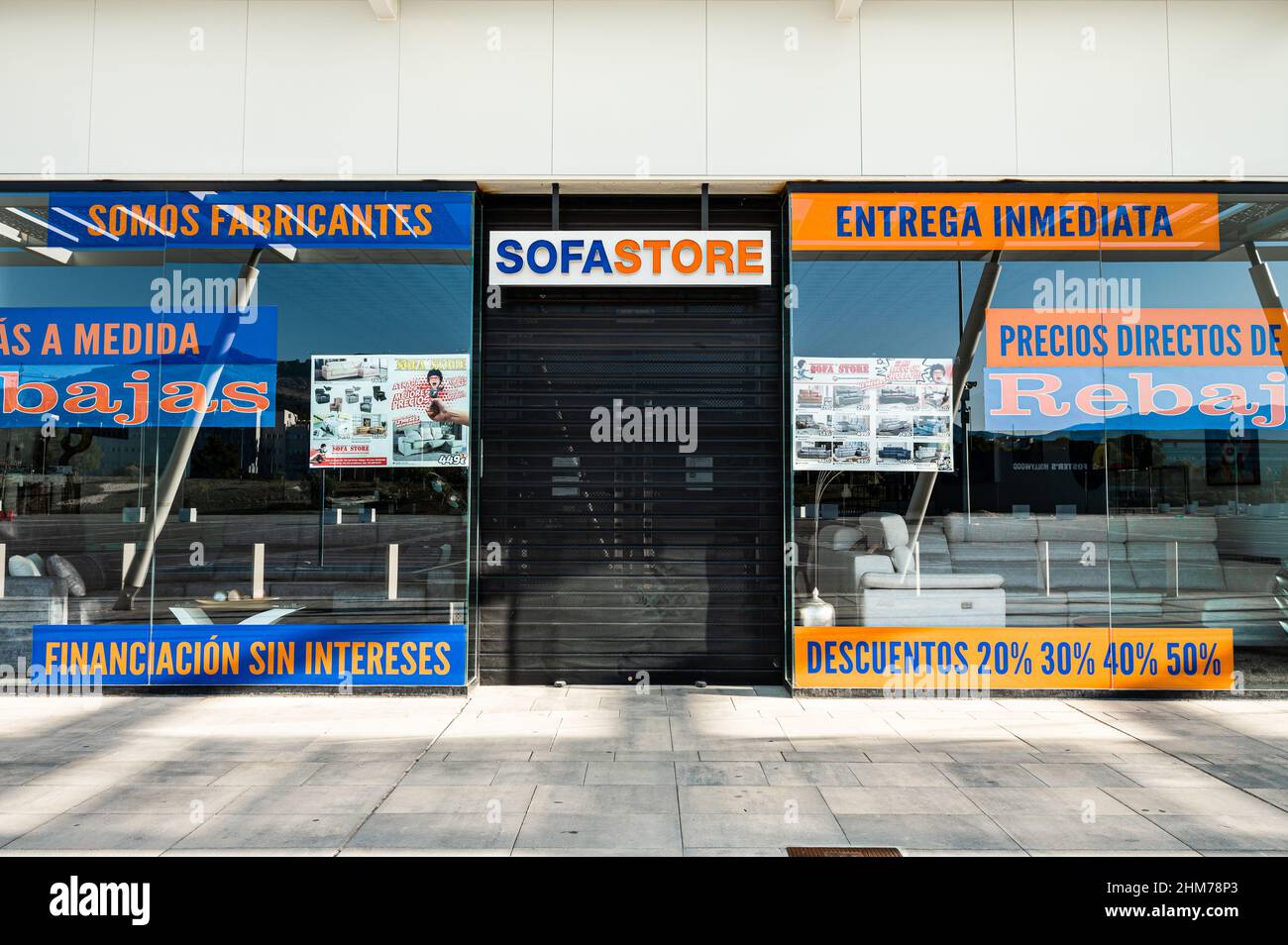 Tienda Sofa Store en Málaga, España Fotografía de stock - Alamy