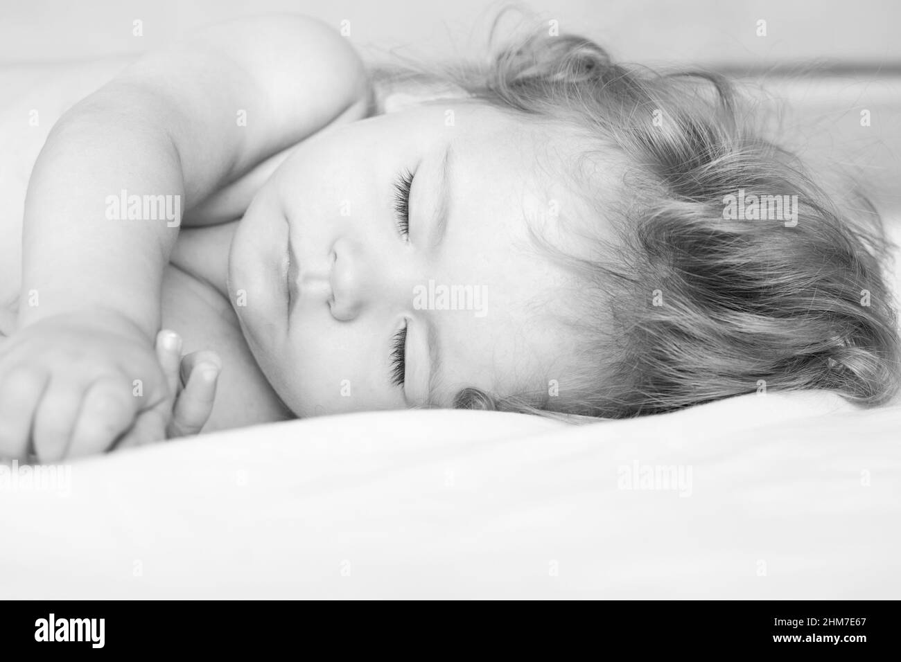 Nino Dormido En La Cama Fotos E Imagenes De Stock Pagina 2 Alamy