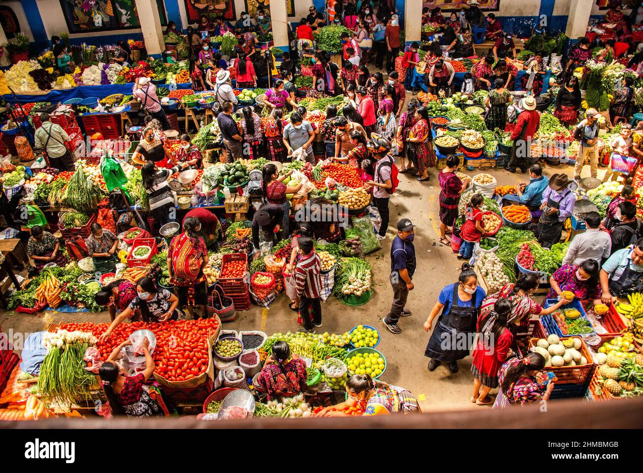 El hermoso y colorido Mercado Dominical en Chichicastenango, Guatemala Foto de stock