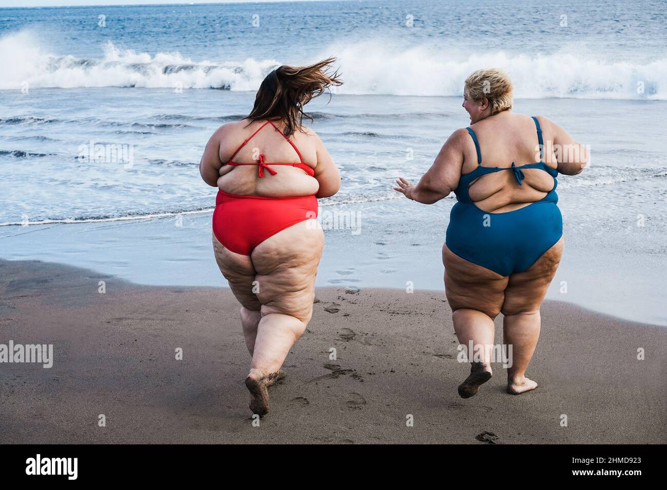 Arsenal Cadera transferencia de dinero Mujeres gordas bikini fotografías e imágenes de alta resolución - Alamy