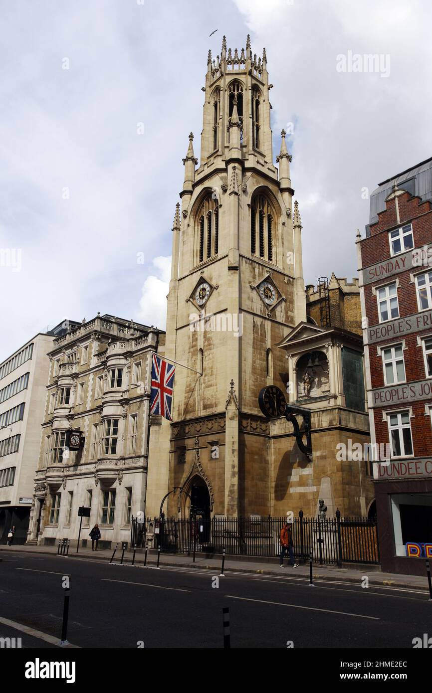 La Iglesia del Gremio de St Dunstan-in-the-West, Fleet Street, Londres, Inglaterra Foto de stock