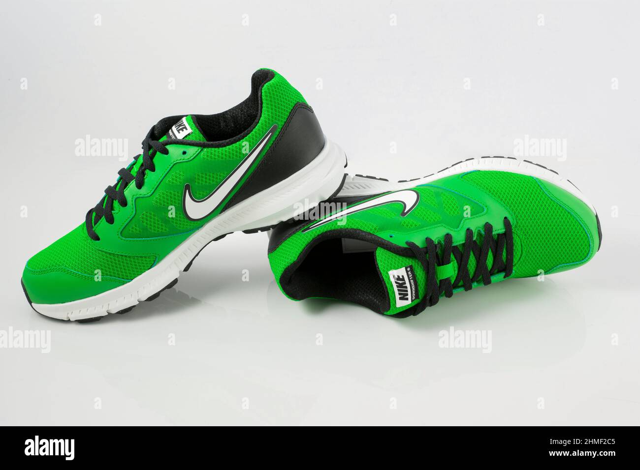 Nike logo fotografías e imágenes de alta resolución - Página 8 - Alamy