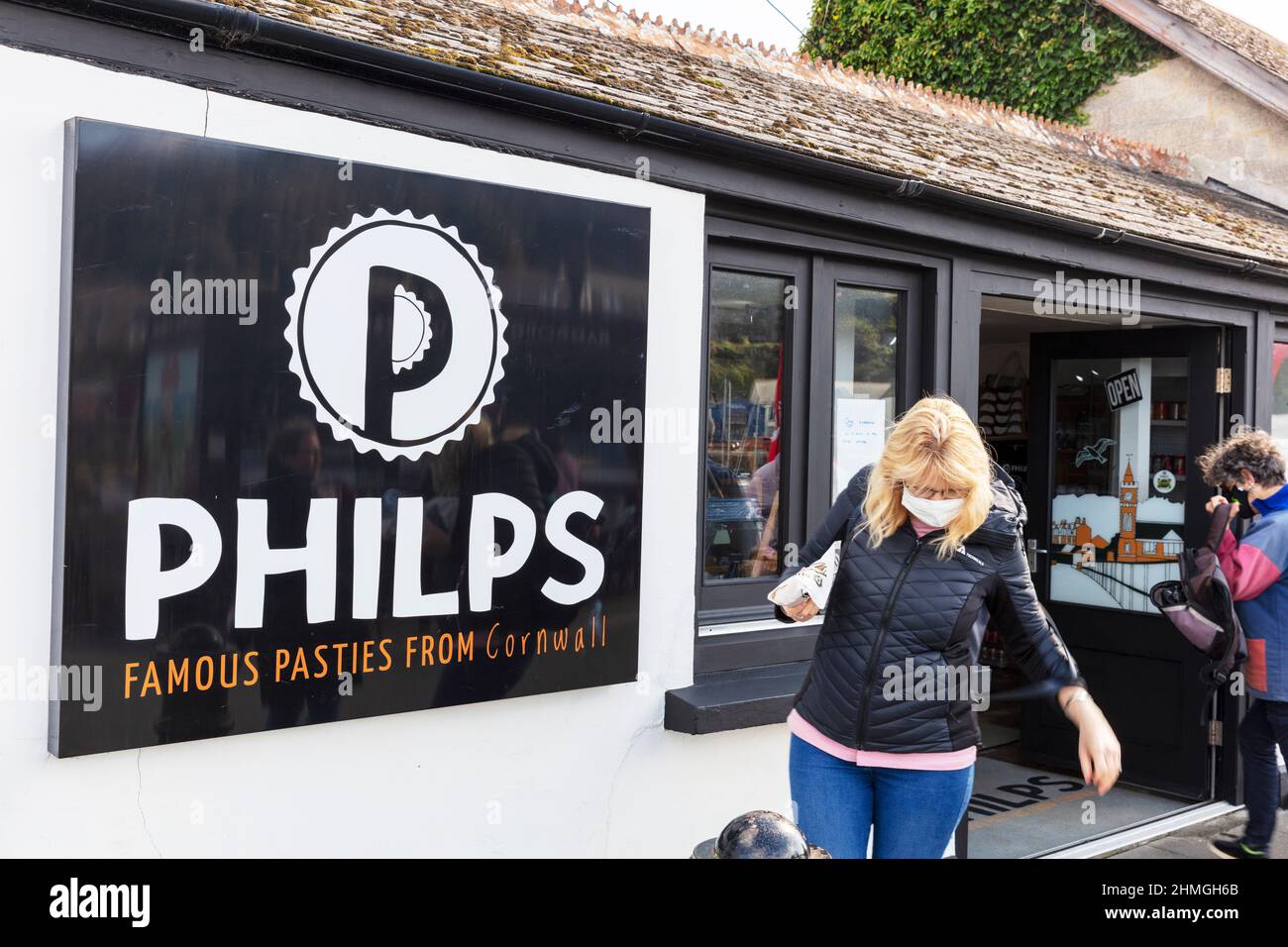 Philps Cornish pasty shop en Porthleven, Cornwall, Reino Unido, Philps Pasties - Panaderos tradicionales de pasta de Cornish, pasties de Cornish, panaderos, Philps, Cornish, comida, Foto de stock