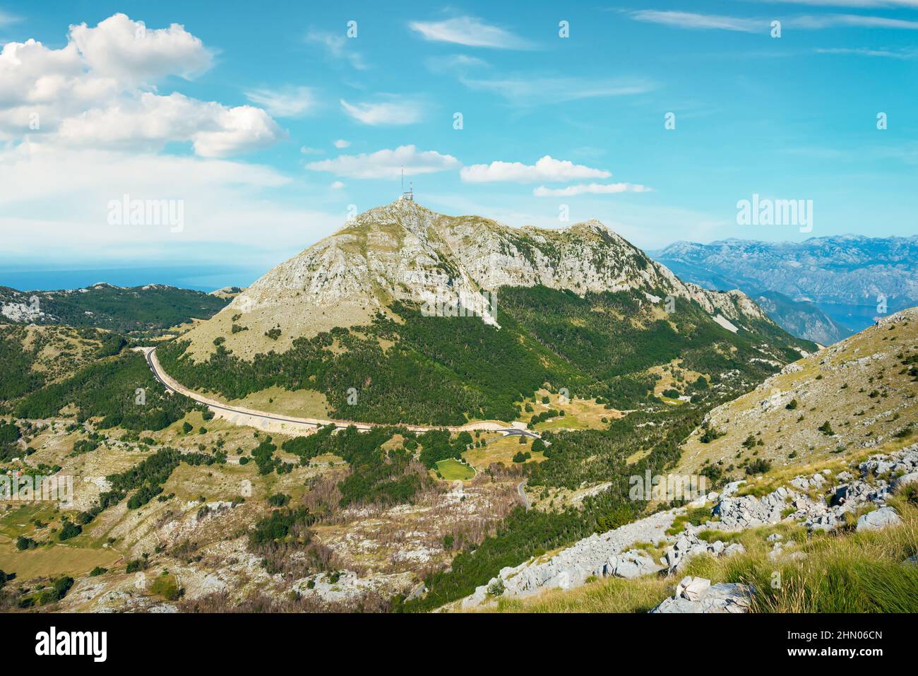 Región de montaña en el Parque Nacional Lovcen en Montenegro Foto de stock