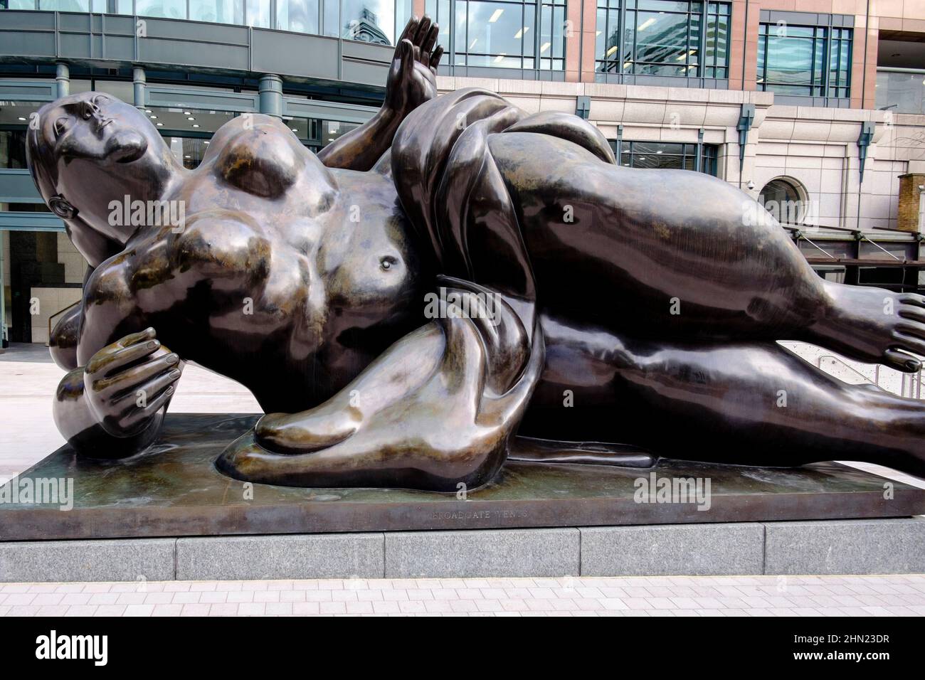 La escultura de Broadgate Venus del artista colombiano Fernando Botero, Exchange Square, Broadgate, City of London, YK Foto de stock