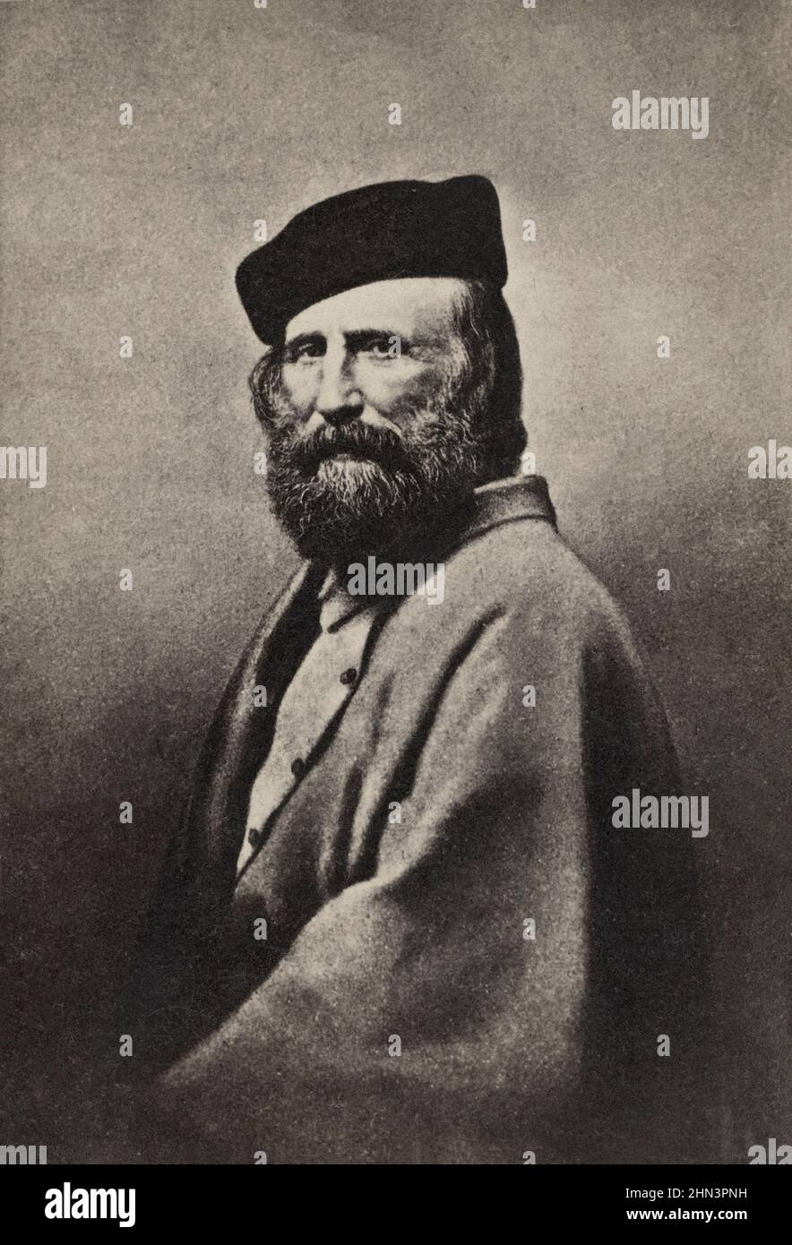 Retrato de Giuseppe Garibaldi. 1860s Giuseppe Maria Garibaldi (1807 – 1882) fue un general, patriota y republicano italiano. Contribuyó al ATI Foto de stock