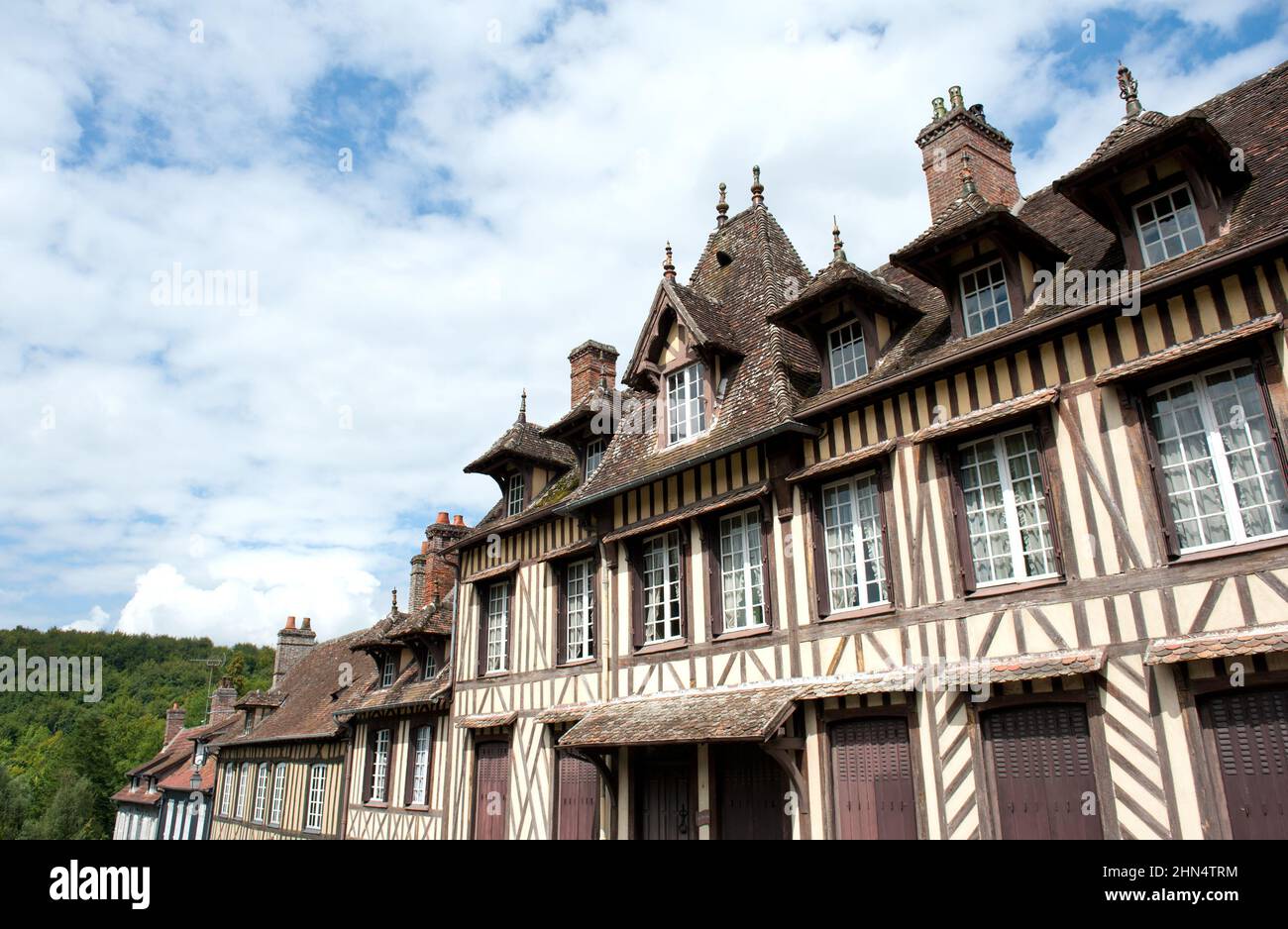 Esta es la casa que vivió el compositor Maurice Ravel durante su estancia en Lyon-la-Forêt, Normandía, Francia Foto de stock