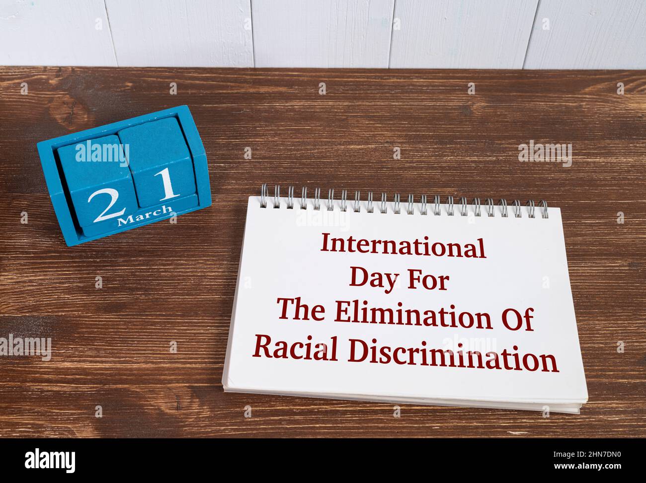 El concepto de celebración del Día Internacional para la Eliminación de la Discriminación Racial el 21 de marzo. Foto de stock