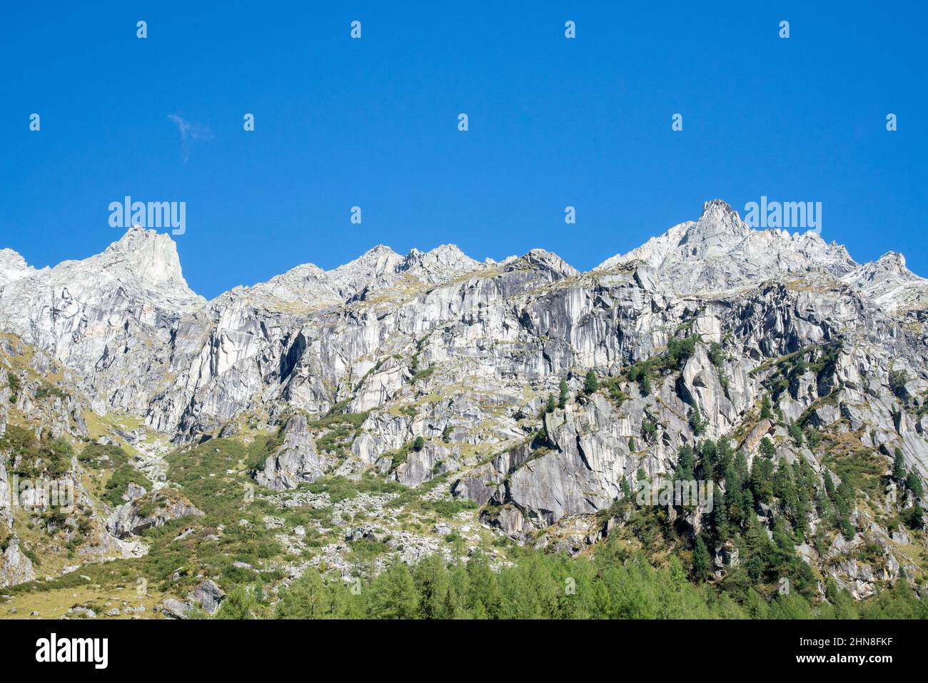 panorama con cordillera en el parque nacional Hohe Tauern en Tirol, Austria Foto de stock
