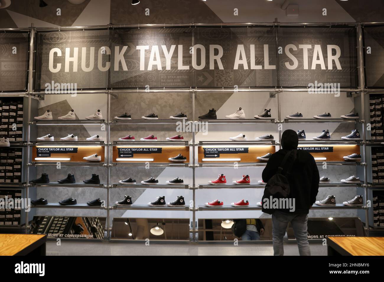 Zapatillas Converse Fotos e Imágenes de stock - Página 10 - Alamy