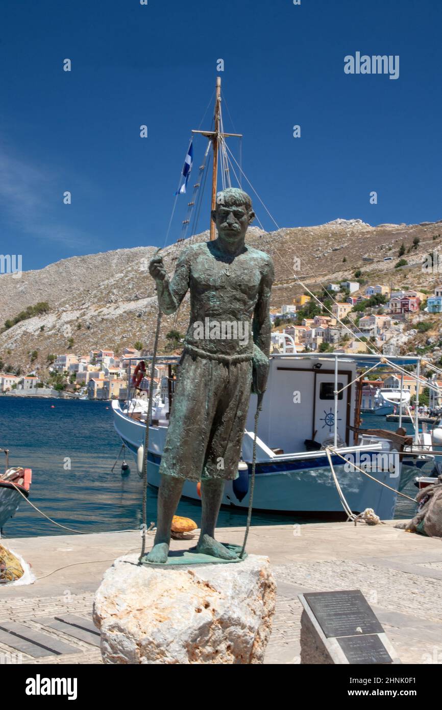 SYMI Grecia 03 DE JUNIO de 2021. Monumento a Stasthis Hatzis el