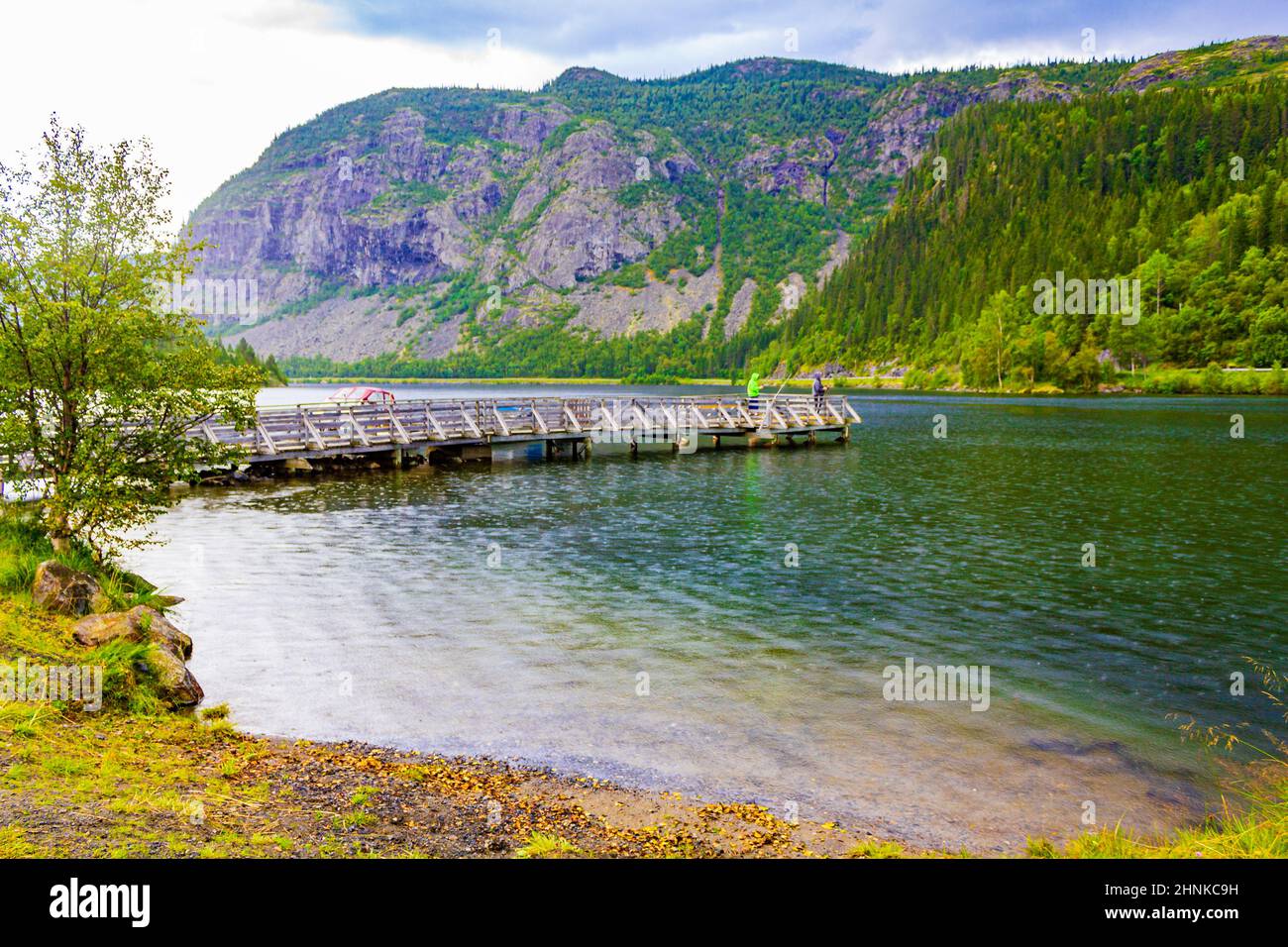Paisaje montañoso panorama y lago Vangsmjøse en Vang Noruega. Foto de stock