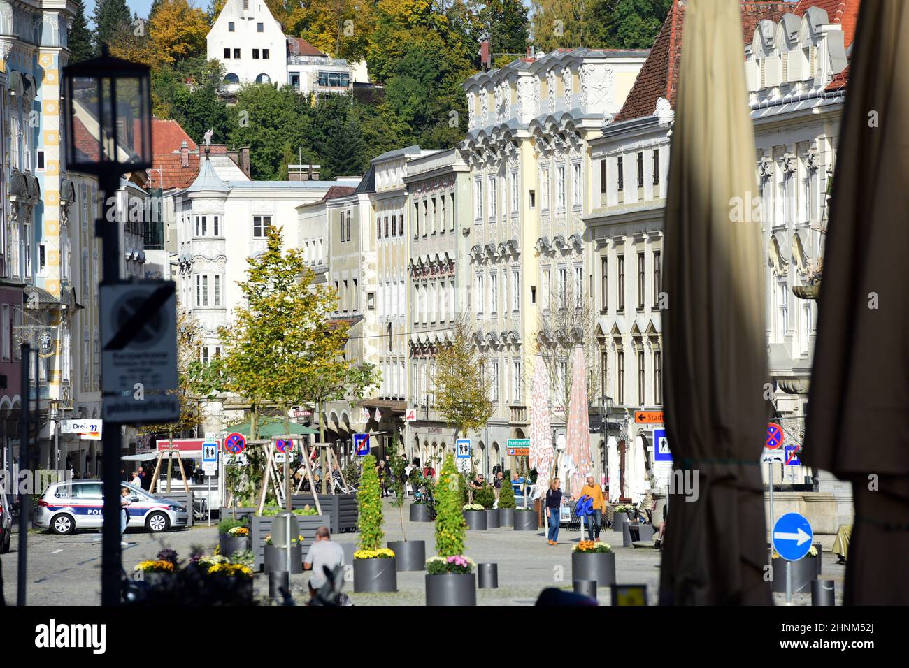 Der Stadtplatz der alten Industriestadt Steyr, Österreich, Europa - La plaza de la antigua ciudad industrial de Steyr, Austria, Europa Foto de stock
