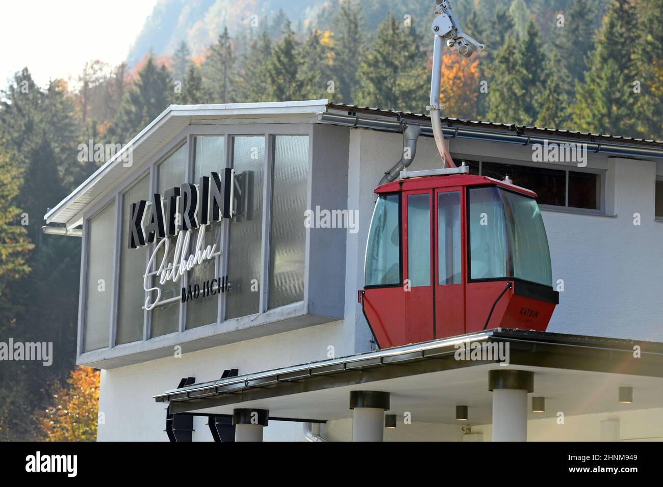 Katrin-Seilbahn en Bad Ischl (Salzkammergut, Bezirk Gmunden, Oberösterreich, Österreich) - Teleférico de Katrin en Bad Ischl (Salzkammergut, distrito de Gmunden, Alta Austria, Austria) Foto de stock