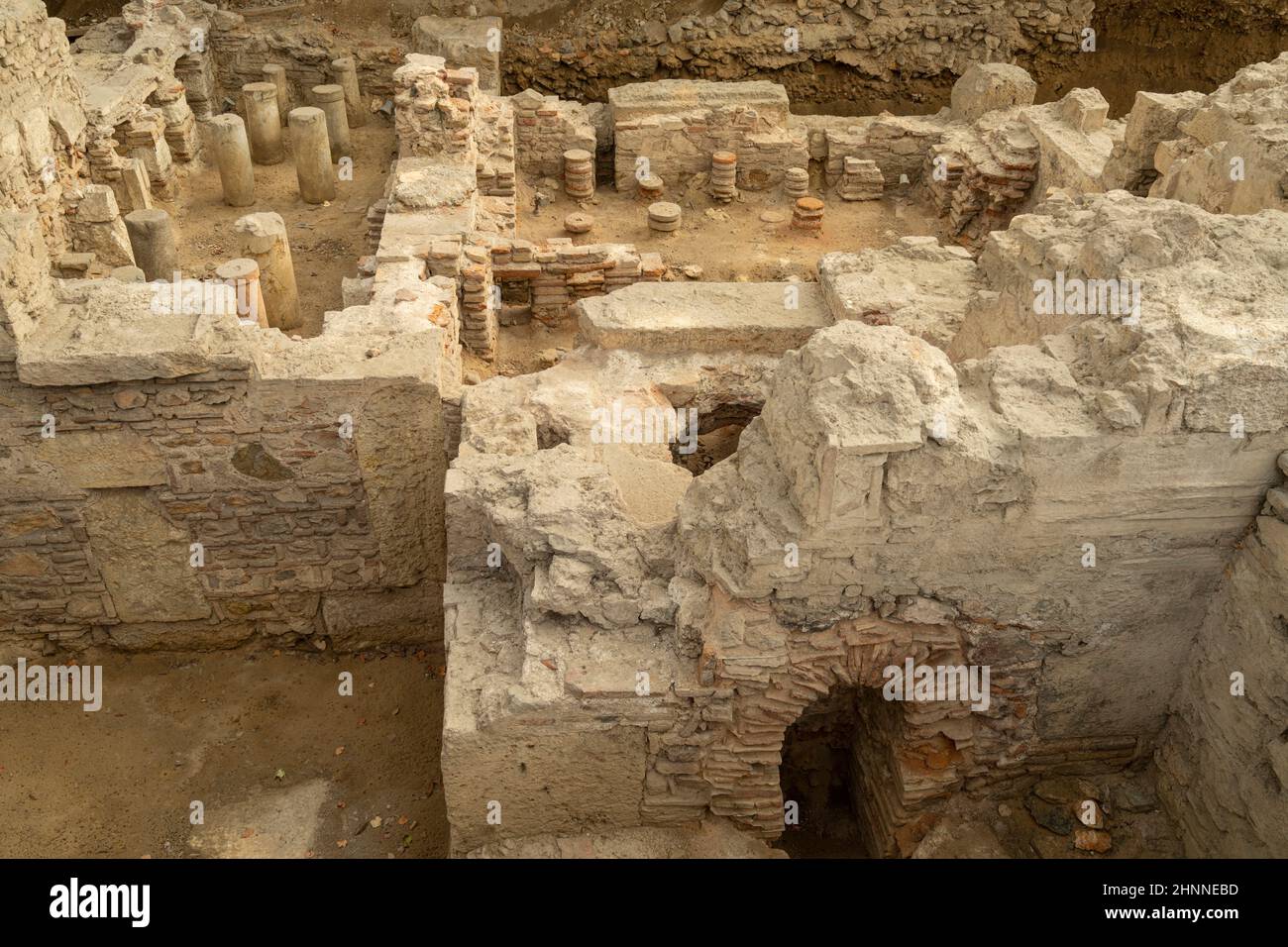 Baños romanos sitio arqueológico en Atenas Foto de stock