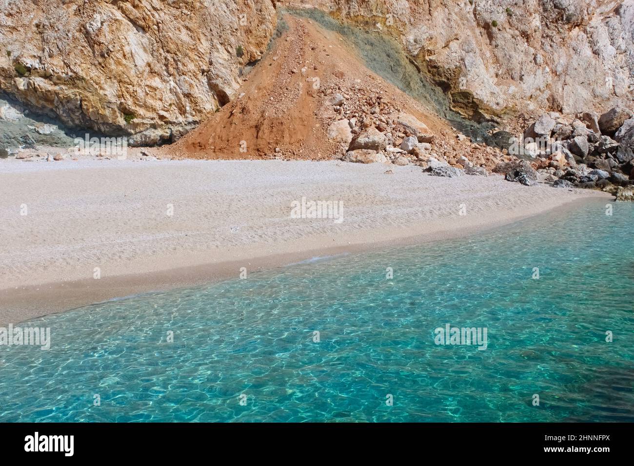 Suluada es una isla solitaria en la costa sur de Turquía. El viaje en barco a la isla comienza en la bahía de Adrasan. Foto de stock