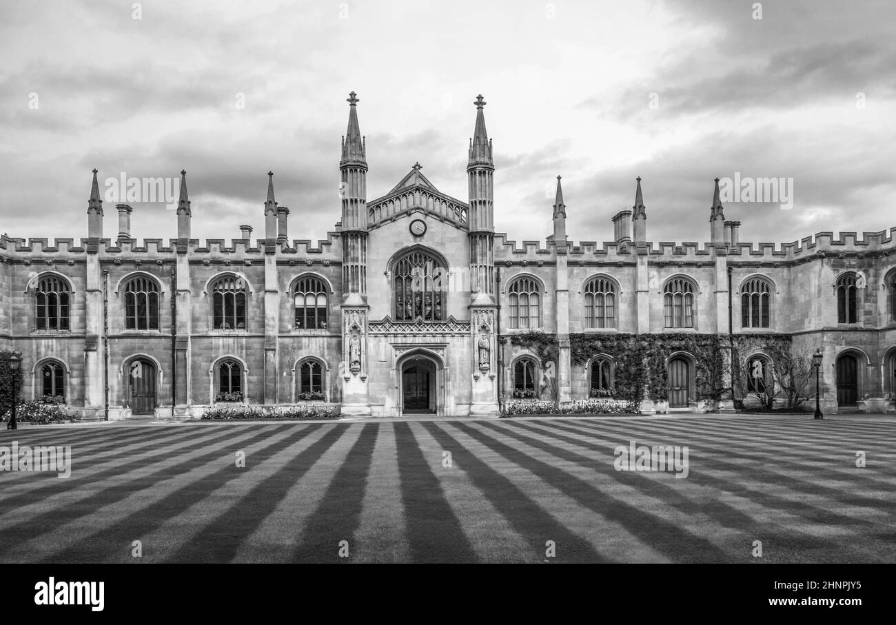 Courtyard of the Corpus Christi College, es uno de los antiguos colegios de la Universidad de Cambridge Foto de stock