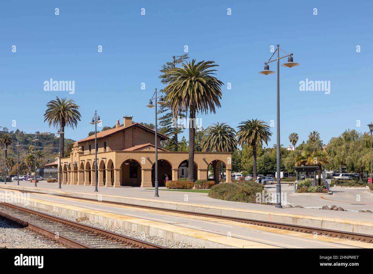 Estación de tren Santa Bárbara construida en estilo Misión Foto de stock