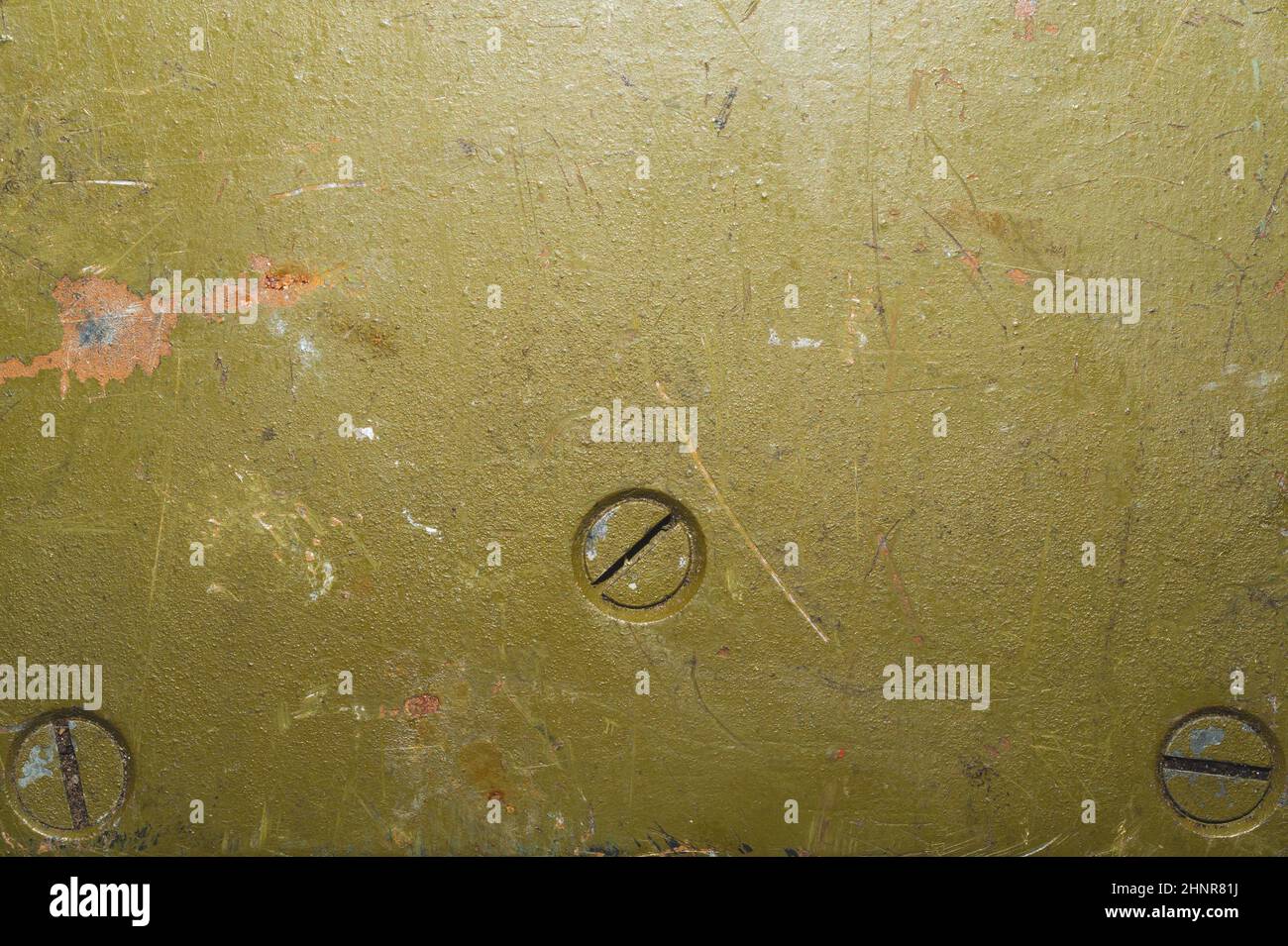 Textura de acero oxidado. Placa de metal rugoso con marcas y arañazos