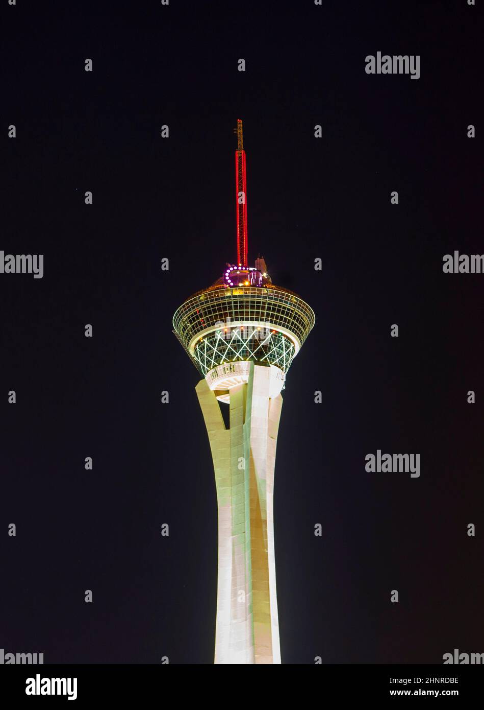 Luces nocturnas de la torre Stratosphere Foto de stock