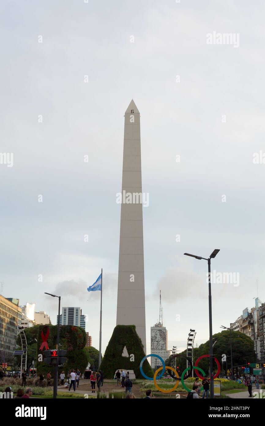 Vista del obelisco de Buenos Aires, punto de referencia de Argentina Foto de stock