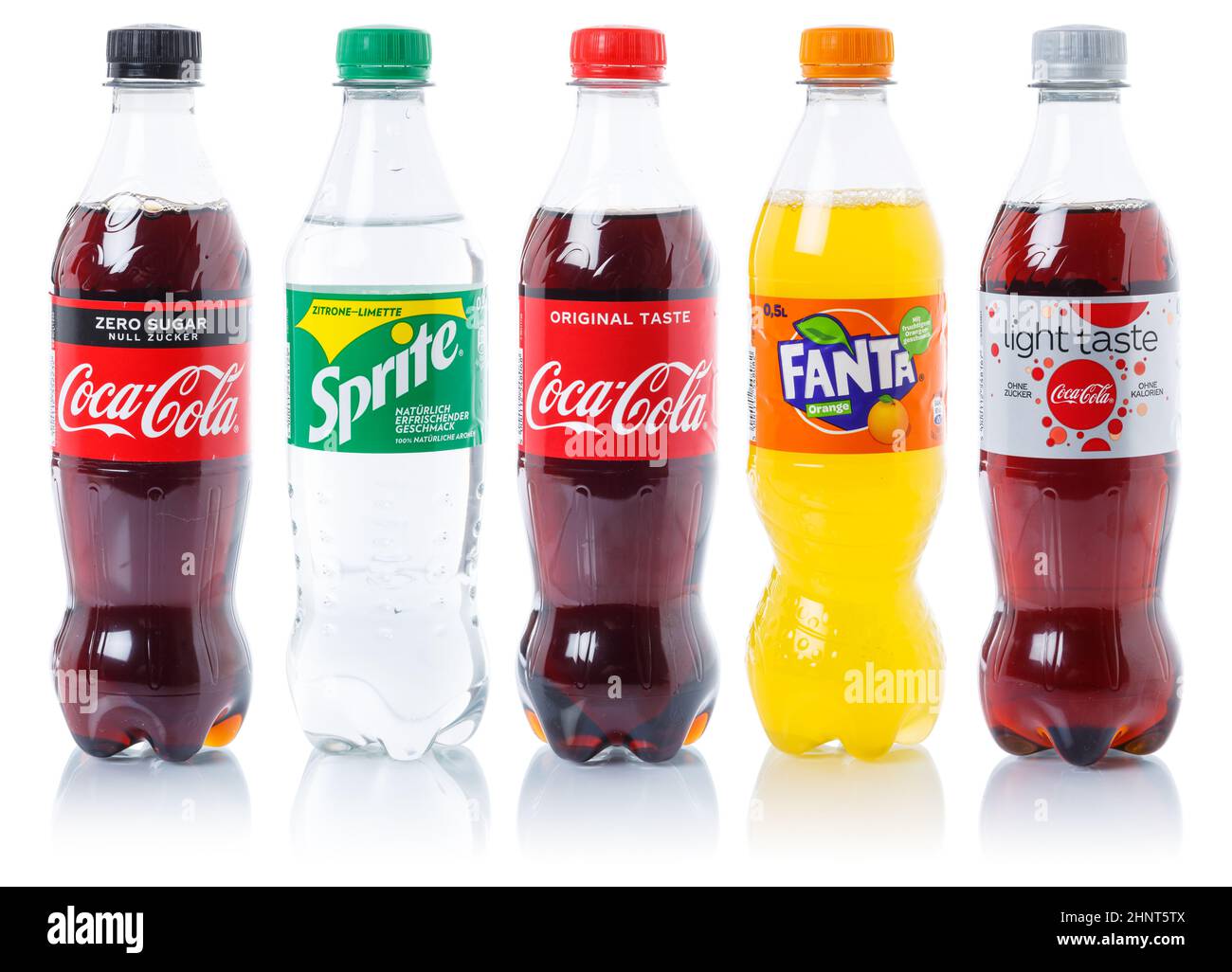 Así llamado Doctor en Filosofía educador Coca Cola Coca-Cola Fanta Sprite productos limonada refresco en botellas de  plástico aisladas sobre un fondo blanco Fotografía de stock - Alamy