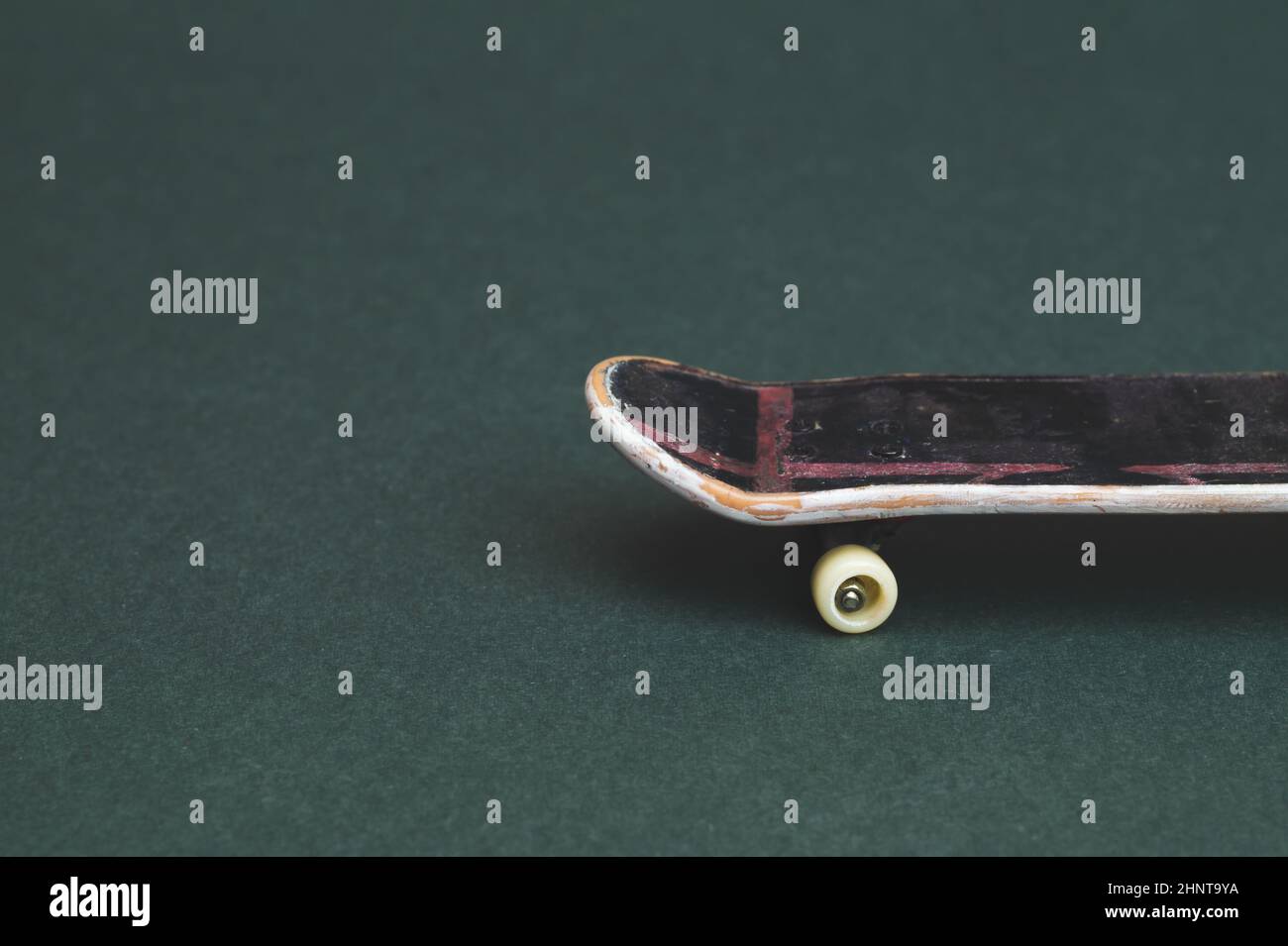 COMO FAZER RAMPA ONDULADA DE SKATE DE DEDO - FINGERBOARD 